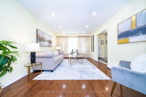 Photo 13 at 33 Elise Terrace, Newtonbrook West, Toronto