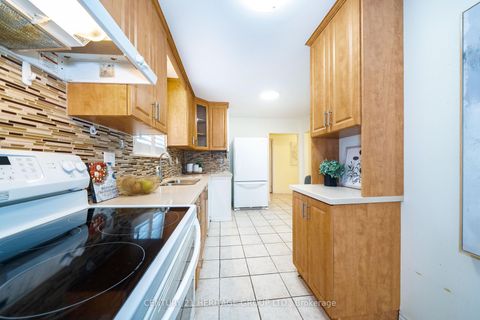 Photo 17 at 33 Elise Terrace, Newtonbrook West, Toronto