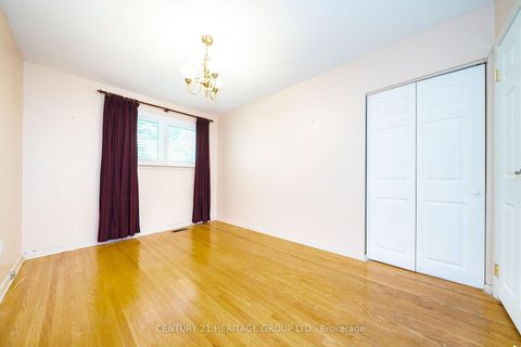 Photo 23 at 33 Elise Terrace, Newtonbrook West, Toronto