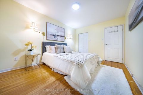 Photo 28 at 33 Elise Terrace, Newtonbrook West, Toronto