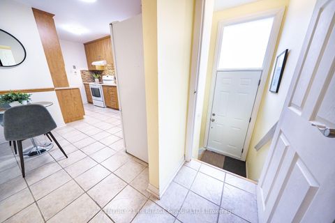 Photo 30 at 33 Elise Terrace, Newtonbrook West, Toronto