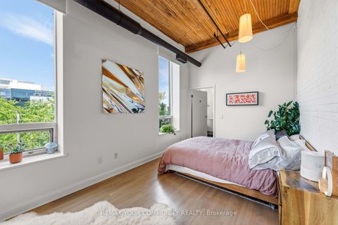Photo 28 at 301 - 993 Queen Street W, Bellwoods, Toronto