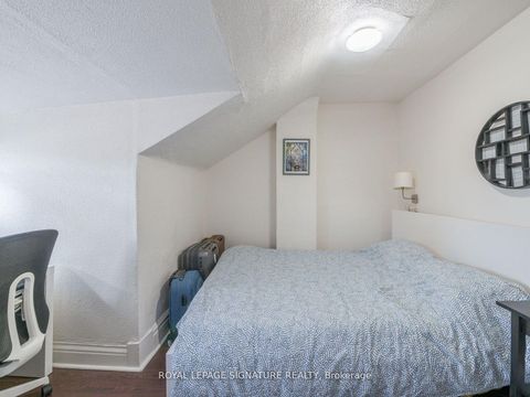 Photo 27 at 725 Dovercourt Road, Little Italy, Toronto