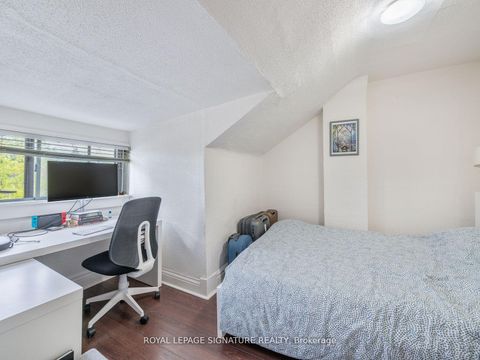 Photo 28 at 725 Dovercourt Road, Little Italy, Toronto