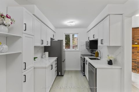 Photo 11 at 36 Moonlight Lane, Observatory, Richmond Hill
