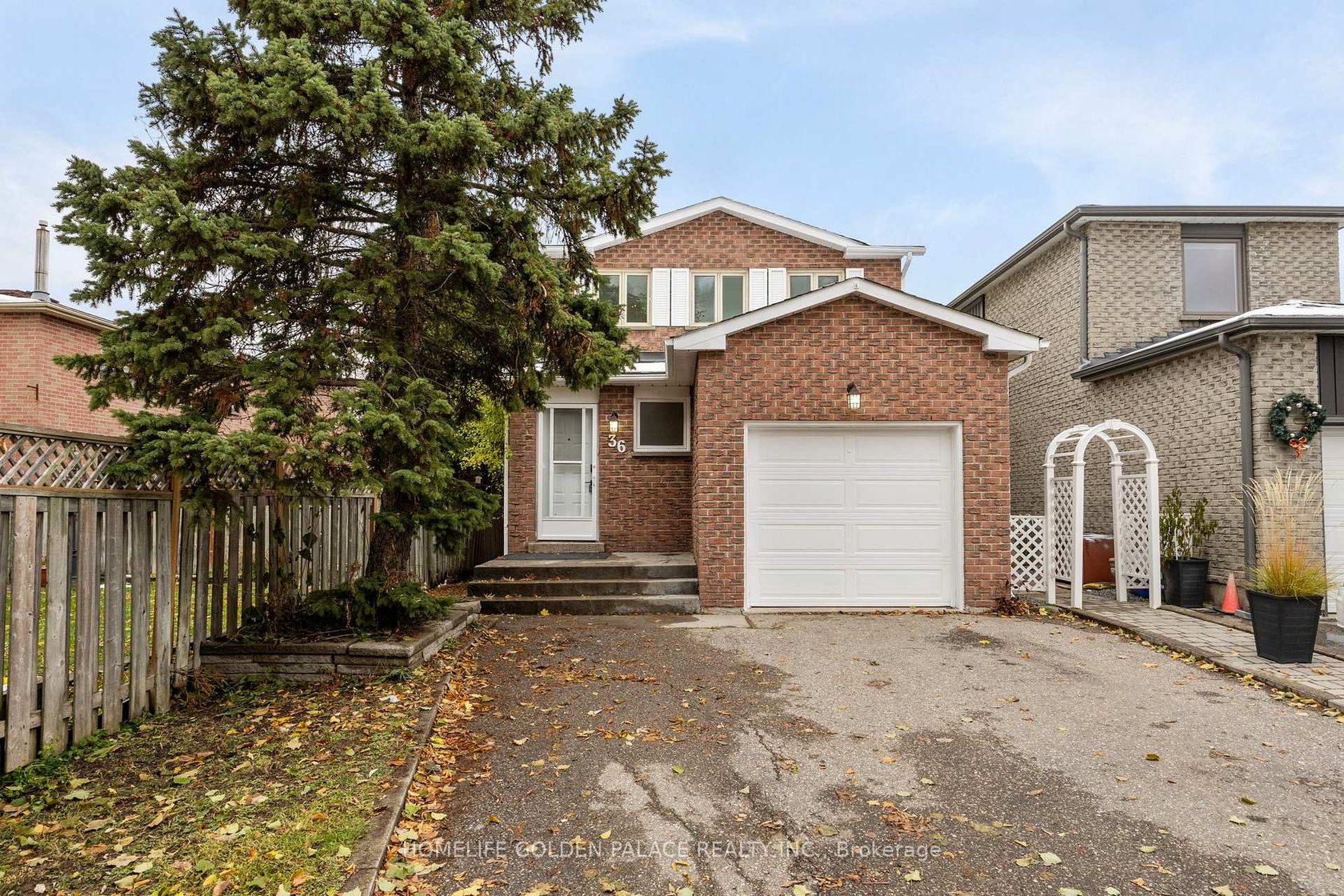 36 Moonlight Lane, Observatory, Richmond Hill photo number 2