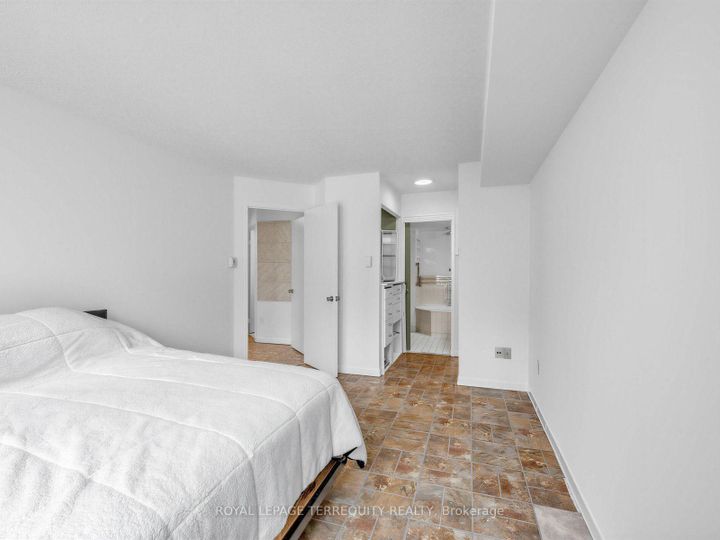 Photo 9 at 210 - 25 Maitland Street, Yonge Corridor, Toronto