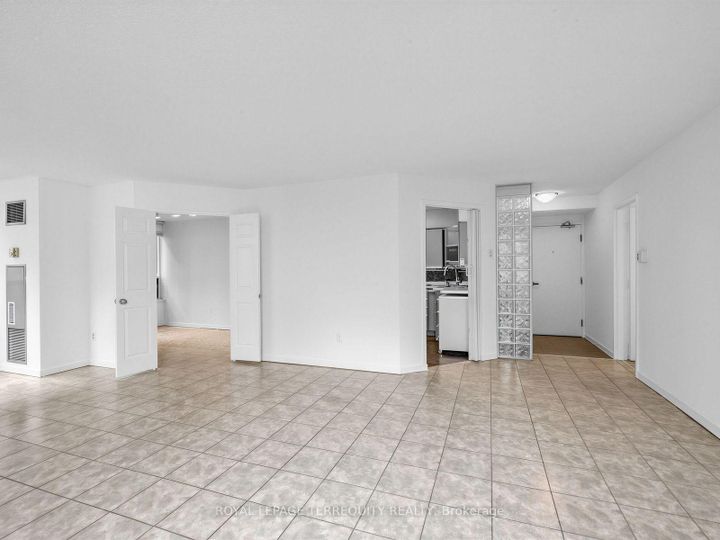 Photo 21 at 210 - 25 Maitland Street, Yonge Corridor, Toronto