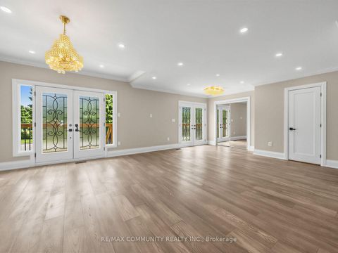 Photo 4 at 12 Janray Drive, Woburn, Toronto