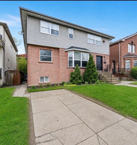 Photo 1 at 527 Glengarry Avenue, Nortown, Toronto