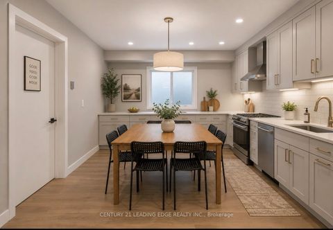 Photo 2 at 527 Glengarry Avenue, Nortown, Toronto