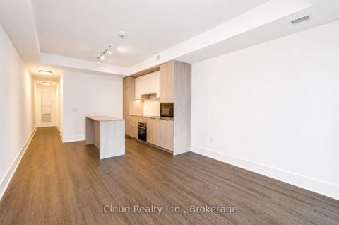 Photo 4 at 303 - 123 Portland Street, Waterfront Communities C1, Toronto