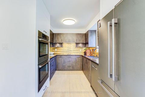 Photo 13 at 7 Cossar Drive, Aurora Highlands, Aurora