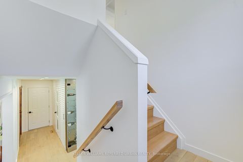 Photo 16 at 7 Cossar Drive, Aurora Highlands, Aurora
