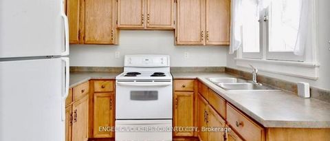 Photo 3 at 127 Burton Avenue, Allandale, Barrie