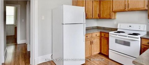 Photo 4 at 127 Burton Avenue, Allandale, Barrie