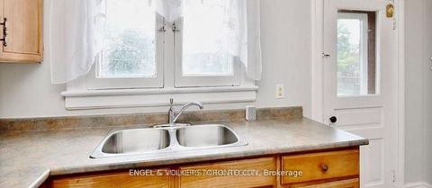 Photo 5 at 127 Burton Avenue, Allandale, Barrie