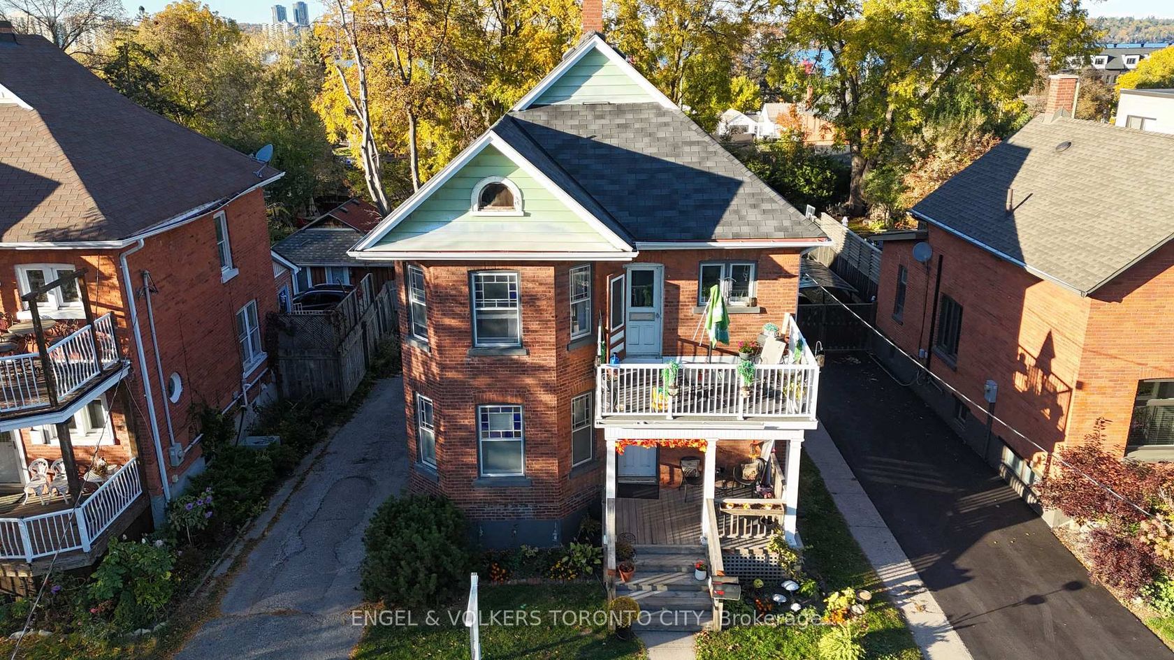 127 Burton Avenue, Allandale, Barrie photo number 2
