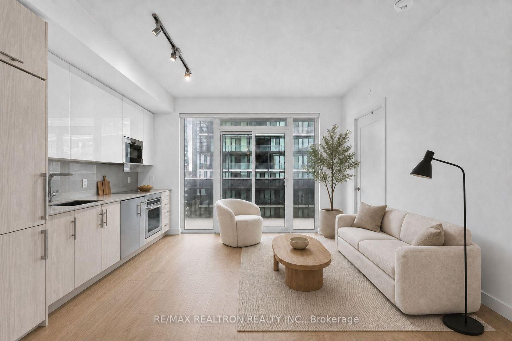 2203 - 330 Richmond Street W, Waterfront Communities C1, Toronto 