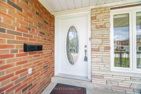 Photo 3 at 171 Regina Avenue, Lawrence, Toronto