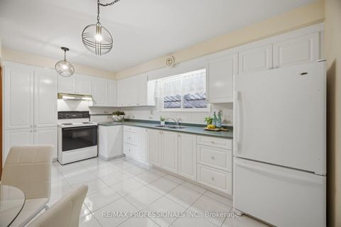 Photo 12 at 171 Regina Avenue, Lawrence, Toronto