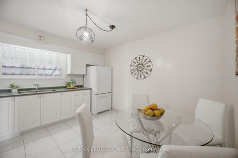 Photo 14 at 171 Regina Avenue, Lawrence, Toronto