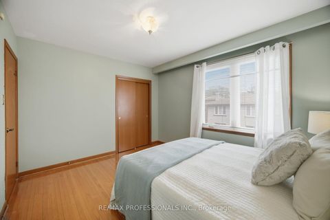 Photo 20 at 171 Regina Avenue, Lawrence, Toronto