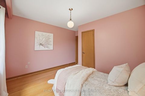 Photo 22 at 171 Regina Avenue, Lawrence, Toronto