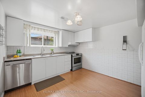 Photo 30 at 171 Regina Avenue, Lawrence, Toronto