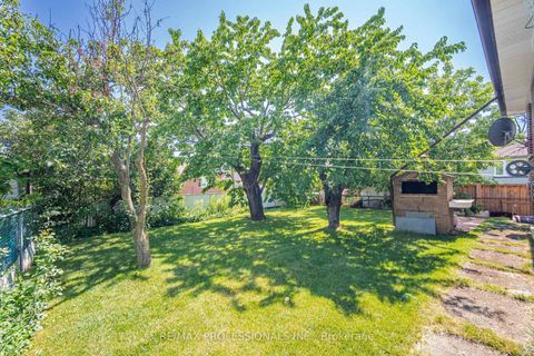 Photo 42 at 171 Regina Avenue, Lawrence, Toronto
