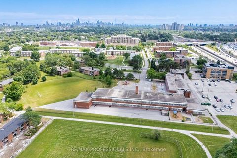 Photo 46 at 171 Regina Avenue, Lawrence, Toronto