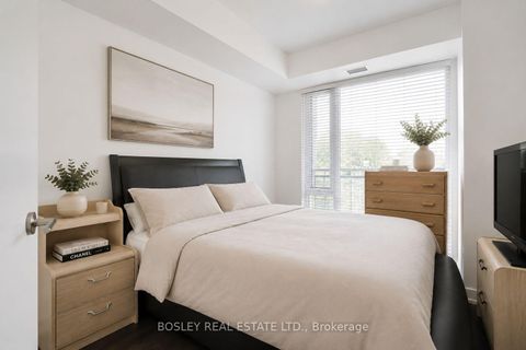 Photo 6 at 209 - 223 St Clair Avenue, Casa Loma, Toronto