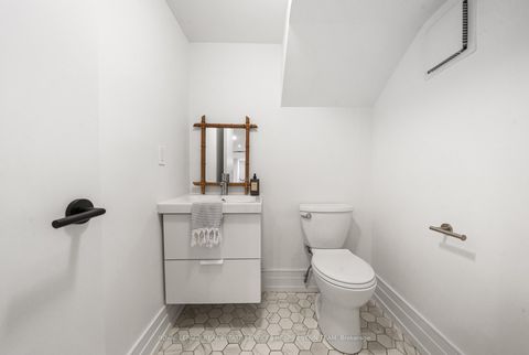 Photo 27 at 38 Shaftesbury Avenue, Moore Park, Toronto