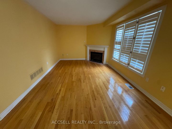 Photo 5 at 13 - 1905 Broad Hollow Gate, Erin Mills, Mississauga