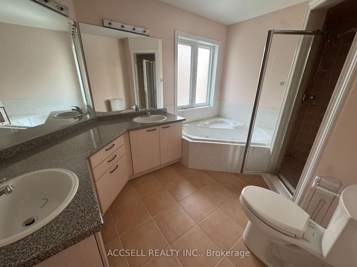 Photo 16 at 13 - 1905 Broad Hollow Gate, Erin Mills, Mississauga