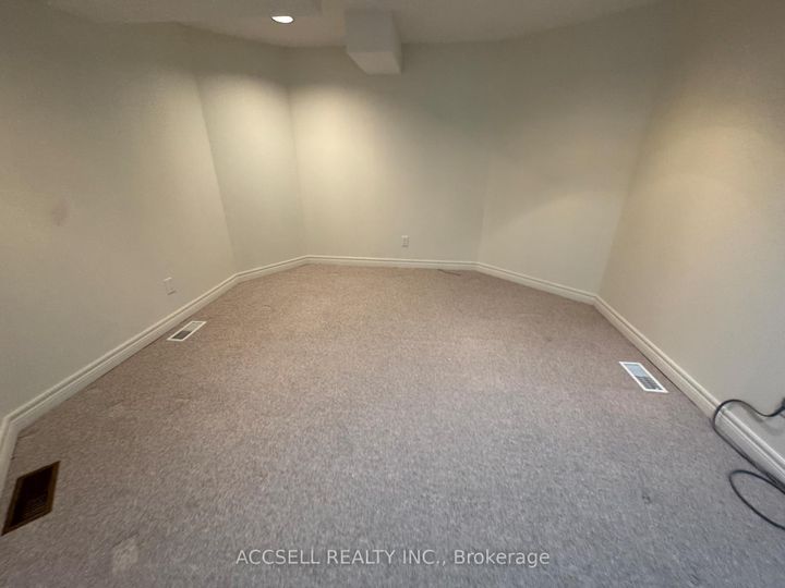 Photo 17 at 13 - 1905 Broad Hollow Gate, Erin Mills, Mississauga