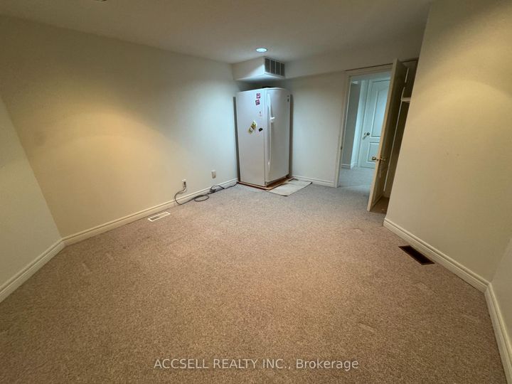 Photo 18 at 13 - 1905 Broad Hollow Gate, Erin Mills, Mississauga