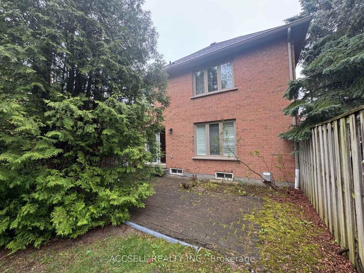 Photo 22 at 13 - 1905 Broad Hollow Gate, Erin Mills, Mississauga