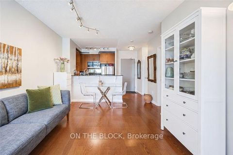 Photo 2 at 107 - 2495 Dundas Street W, High Park North, Toronto