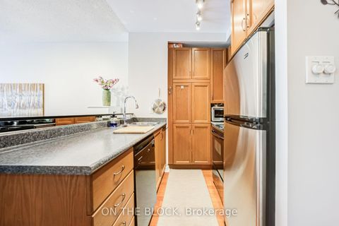 Photo 8 at 107 - 2495 Dundas Street W, High Park North, Toronto