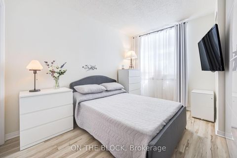 Photo 9 at 107 - 2495 Dundas Street W, High Park North, Toronto