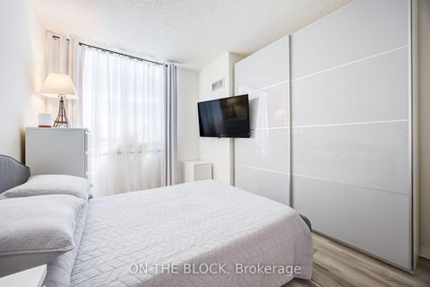 Photo 10 at 107 - 2495 Dundas Street W, High Park North, Toronto