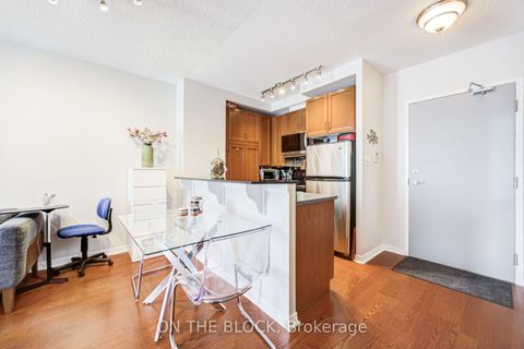 Photo 15 at 107 - 2495 Dundas Street W, High Park North, Toronto