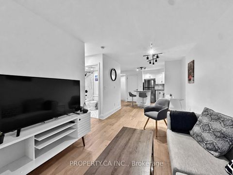 Photo 5 at 329 - 250 Wellington Street, Waterfront Communities C1, Toronto