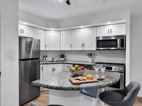Photo 10 at 329 - 250 Wellington Street, Waterfront Communities C1, Toronto