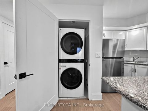 Photo 14 at 329 - 250 Wellington Street, Waterfront Communities C1, Toronto