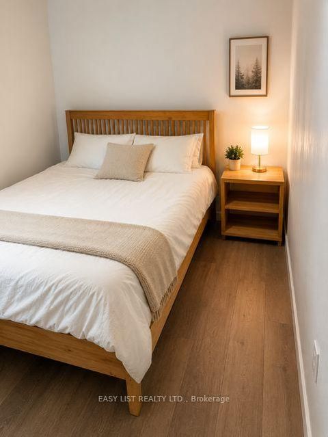 Photo 3 at 15 Summerglade Drive, Malvern West, Toronto