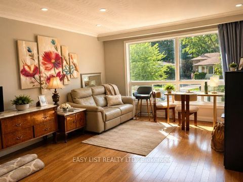 Photo 7 at 15 Summerglade Drive, Malvern West, Toronto