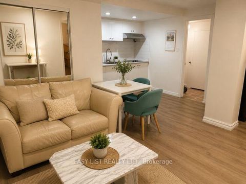 Photo 9 at 15 Summerglade Drive, Malvern West, Toronto