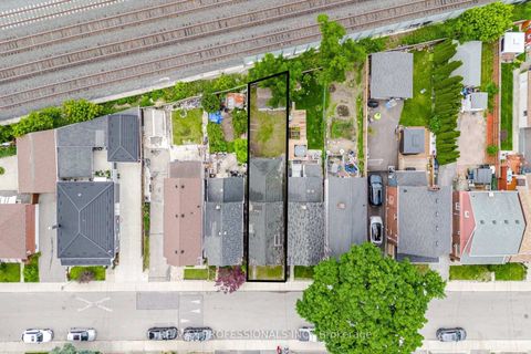 Photo 5 at 39 Holley Avenue, Weston, Toronto